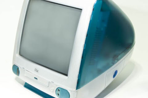 A vintage beige Apple LISA computer with a monitor displaying a monochrome interface, a keyboard, and a mouse.